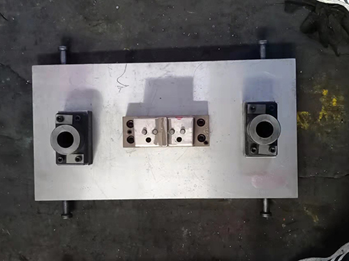 后背门撑杆-下模模具