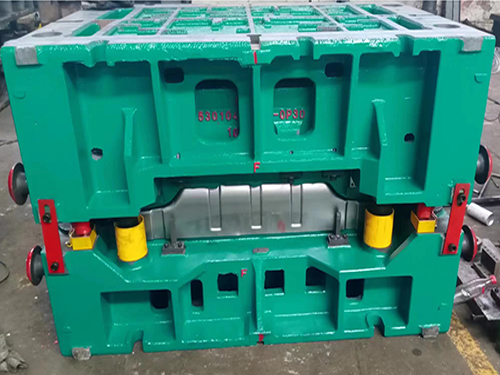 汽车模具